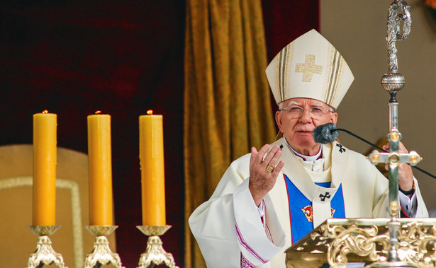 Abp Jędraszewski: Przez propagandę LGBT wyśmiewa się największe świętości