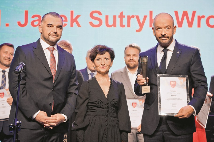 Dariusz Ćwiklak, zastępca redaktora naczelnego „Newsweeka", Renata Kim, szefowa działu Społeczeństwo tygodnika oraz Jacek Sutryk, prezydent Wrocławia, zwycięzca N15