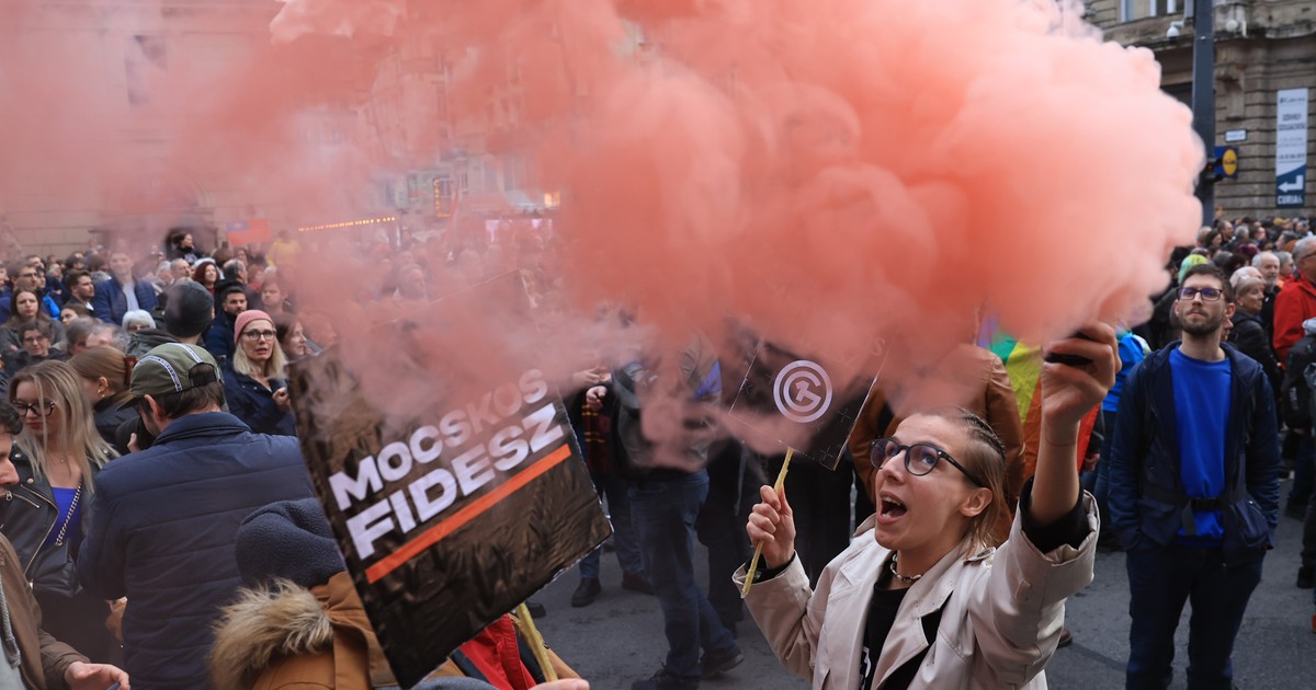 Tüntetés: egy demonstrálót csúnyán megvertek - Kiderült az is, mennyi feljelentés és igazoltatás történt