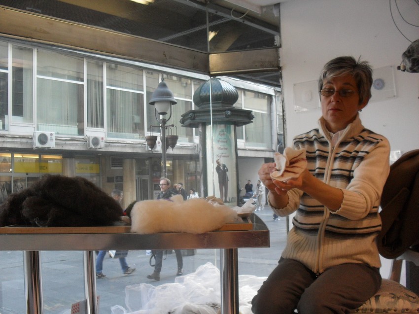 Marina Brzak pokazuje kako se pravi cvet od mokre pustovane vune