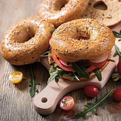 Rozsos bagel zöldségekkel