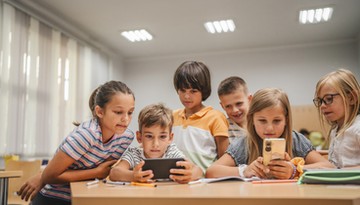 Algorytmy kontra młodzież. Alarmujący raport