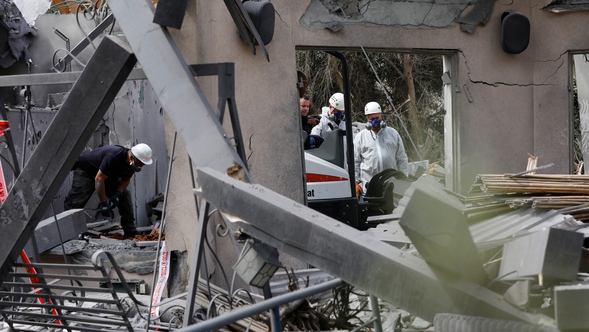 Izraelskie wojsko rozpoczęło późnym popołudniem ostrzał palestyńskich celów w Strefie Gazy - podał Reuters, powołując się na świadków oraz izraelskie media. W wyniku ataku zniszczono biuro przywódcy Hamasu Ismaila Haniji. To wywołało odwet Palestyńczyków, którzy wystrzelili dziesięć rakiet w kierunku terytorium Izraela.