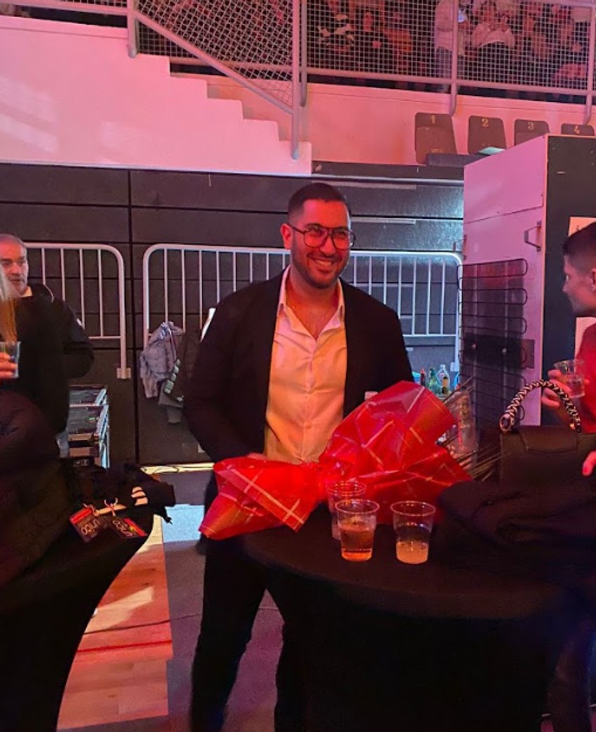 Ceca dobila buket od Dušana Kurtića