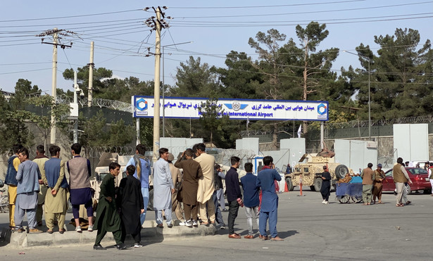 Brama lotniska w Kabulu