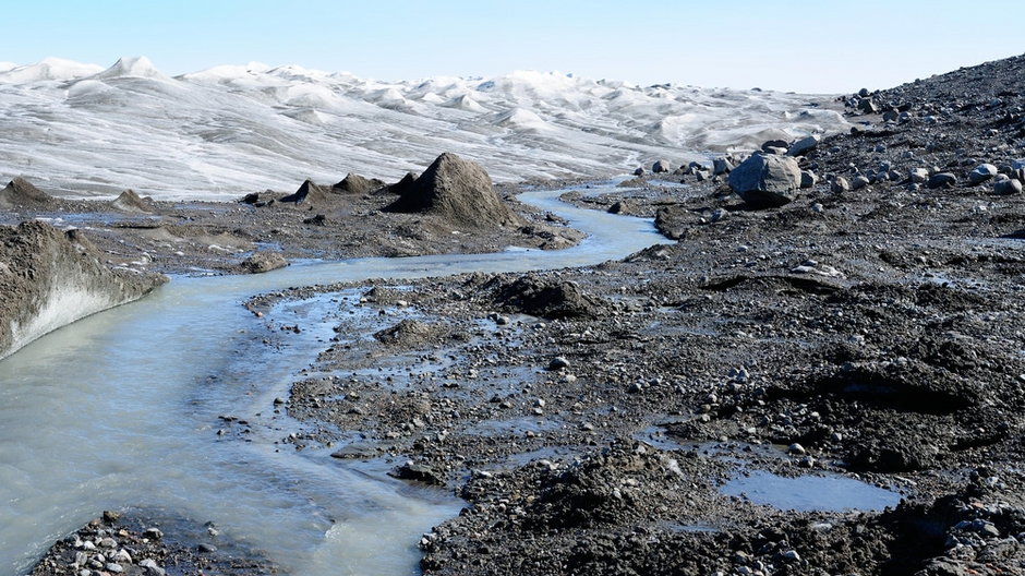 Grenlandzkie czapy lodu topnieją w ekspresowym tempie