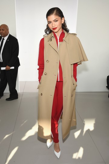 Zendaya lenyűgöző módon fest ebben a tetőtől talpig Michael Kors szettben