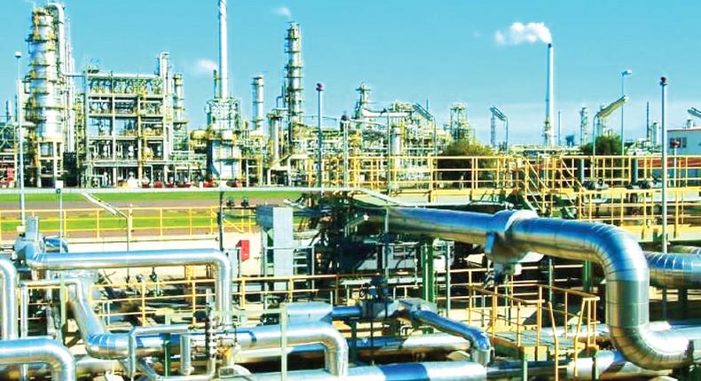 Le Nigerian Economic Summit Group estime que la raffinerie Dangote injectera environ 21 milliards de dollars par an dans l'économie nigériane. 