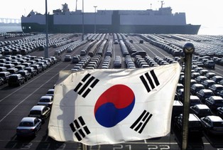 Poparcie społeczne dla prezydenta Korei Południowej spadło poniżej 50 proc.