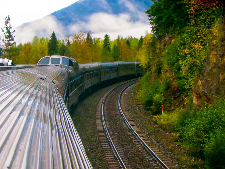 Luksusowy pociąg Rocky Mountaineer w Kanadzie