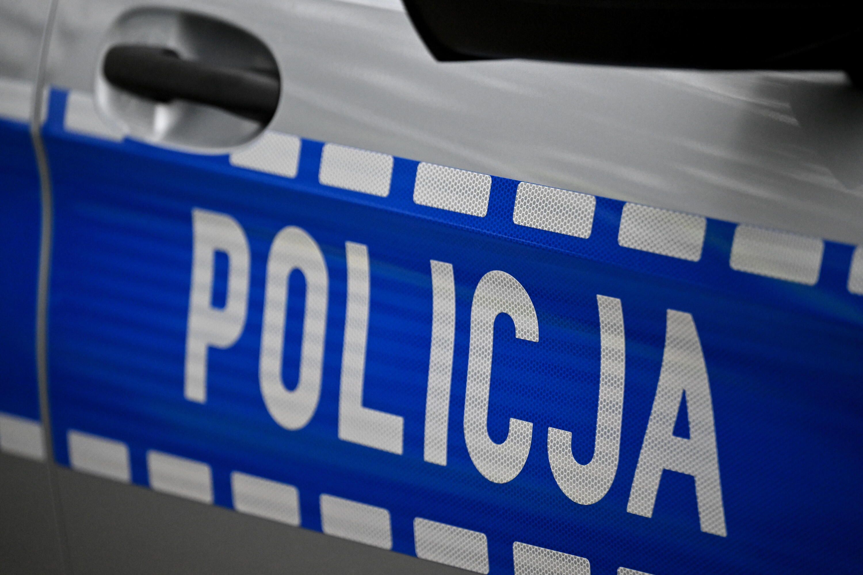 Podlaskie: 18-latek zmarł przed dyskoteką - policja zatrzymała dwie osoby