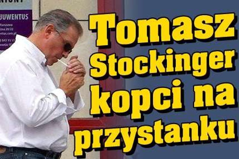 Stockinger kopci na przystanku