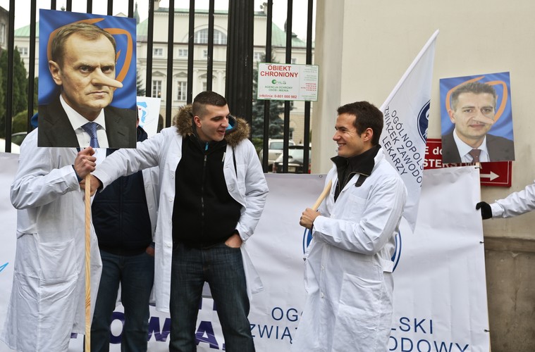 Pikieta Ogólnopolskiego Związku Zawodowego Lekarzy odbyła się przed siedziba Ministerstwa Zdrowia