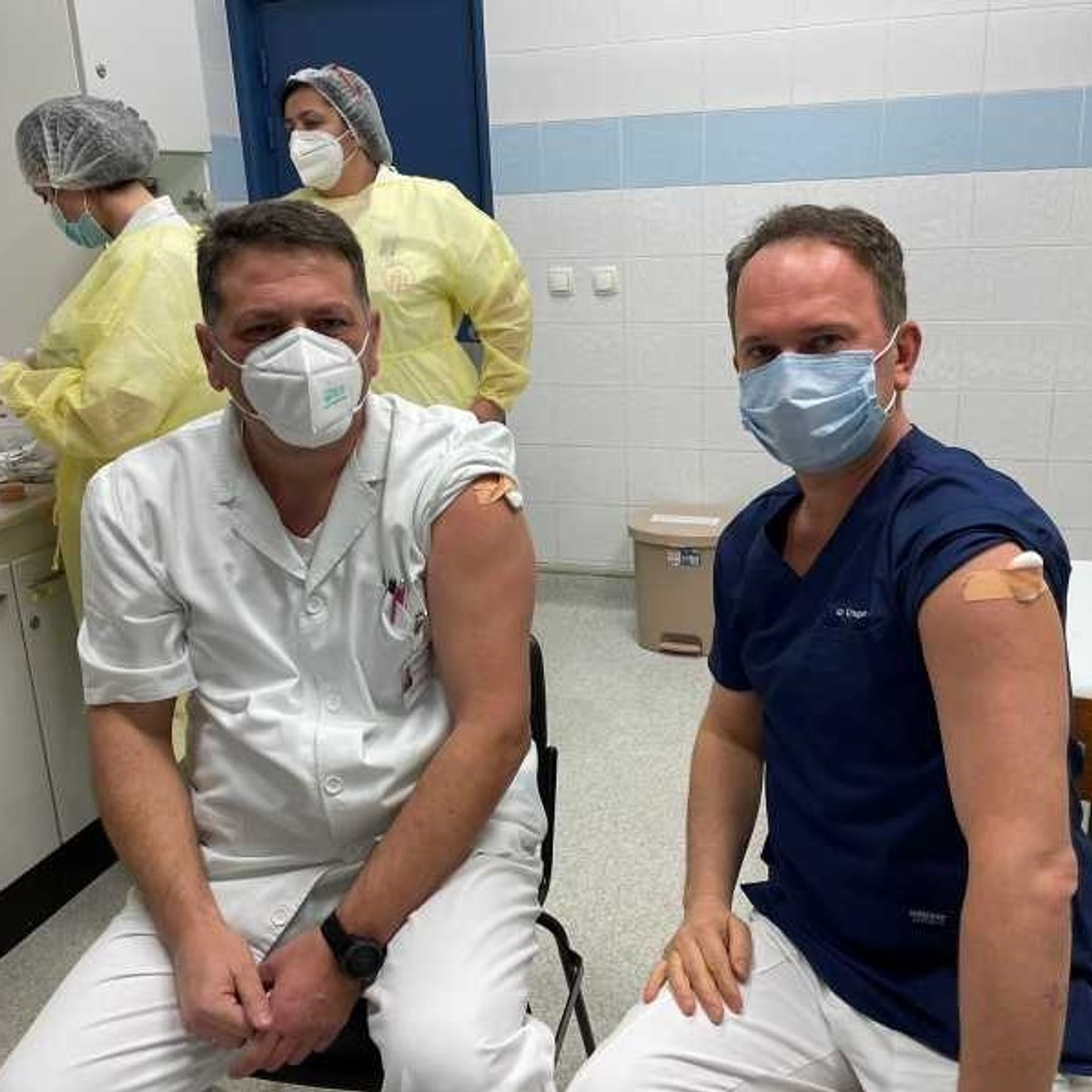 Qul ma’shuqani o‘z sevgilisidan keyin yalaydi