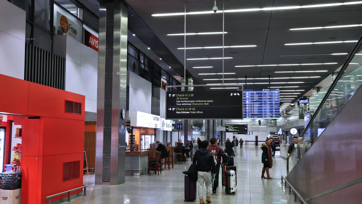 Lotnisko Kraków Airport w po północy wznowiło działalność po przerwie spowodowanej awaryjnym lądowaniem samolot linii Flydubai lecącego z Warszawy do Dubaju.