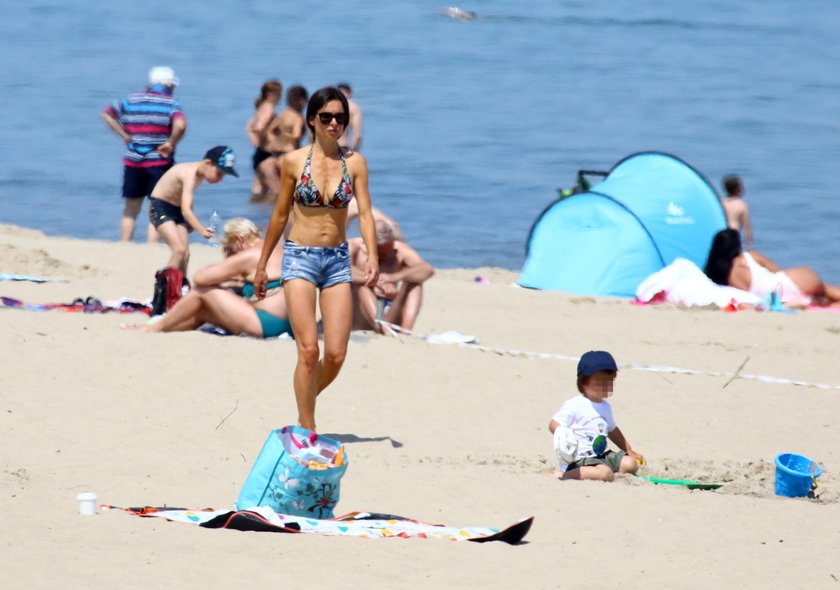 Marta Kaczyńska na plaży w Sopocie