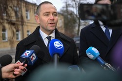 Nazistowskie znajomości Nawrockiego? PiS zapowiada pozew