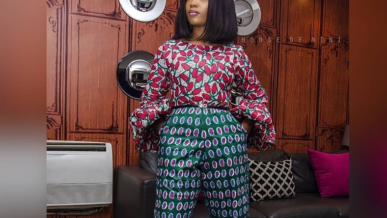 Nini Efenola sure knows how to design and style mix and match Ankara outfits [Instagram/ Nini Efenola]