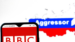 A háborús helyzet miatt a BBC felfüggeszti a tevékenységét Oroszországban