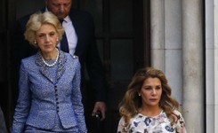 Nazywana jest 'stalową magnolią'. To ona rozwiodła Dianę i Karola