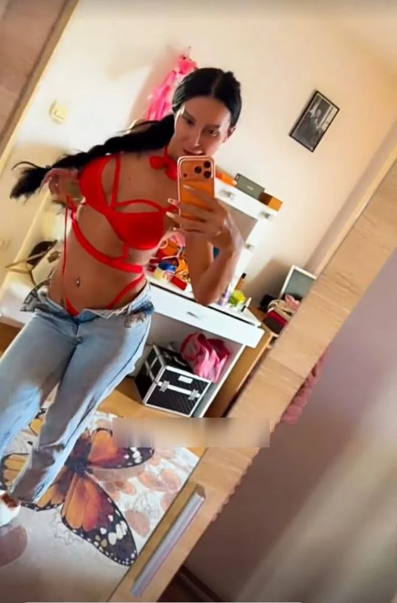 Slađa Poršelina u donjem vešu