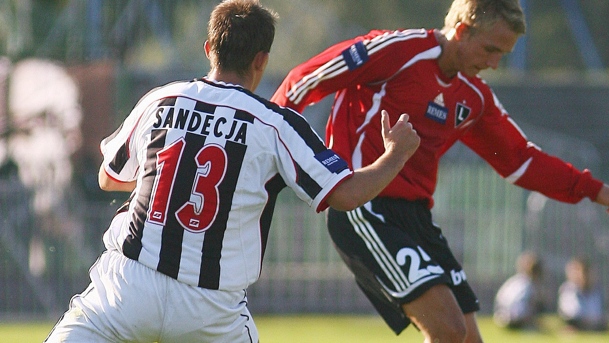 Arkadiusz Aleksander zapewnił Sandecji zwycięstwo w zaległym meczu z Górnikiem Łęczna, umacniając zespół na pozycji premiowanej awansem do Ekstraklasy. - Teraz o chęci awansu mówimy otwarcie. Myśleliśmy o tym już zimą, ale wtedy wszyscy jeszcze się z nas śmiali - mówi napastnik sądeczan.