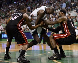 Celtics odrabiają straty. Dobry mecz Kevina Garnetta