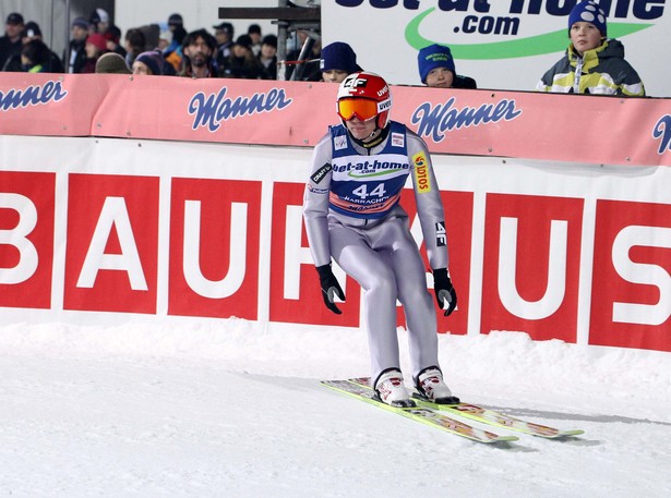 Kamil Stoch 13. w Harrachowie. Wygrał Richard Freitag