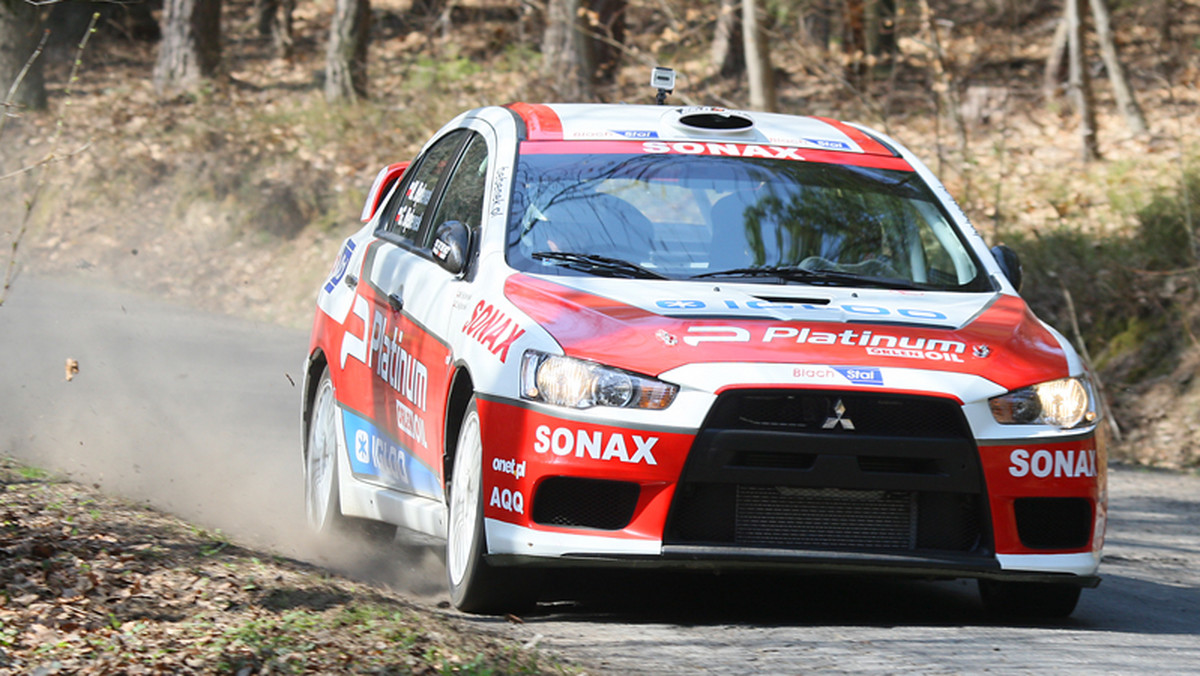 Zespół Platinum Rally Team testował w okolicach Bochni Lancera Evo X w specyfikacji R4. Michał Bębenek wraz z ekipą mechaników pod wodzą Zbigniewa Steca sprawdzał ustawienia auta przed zbliżającą się kolejną rundą Platinum RSMP - Rajdem Karkonoskim.