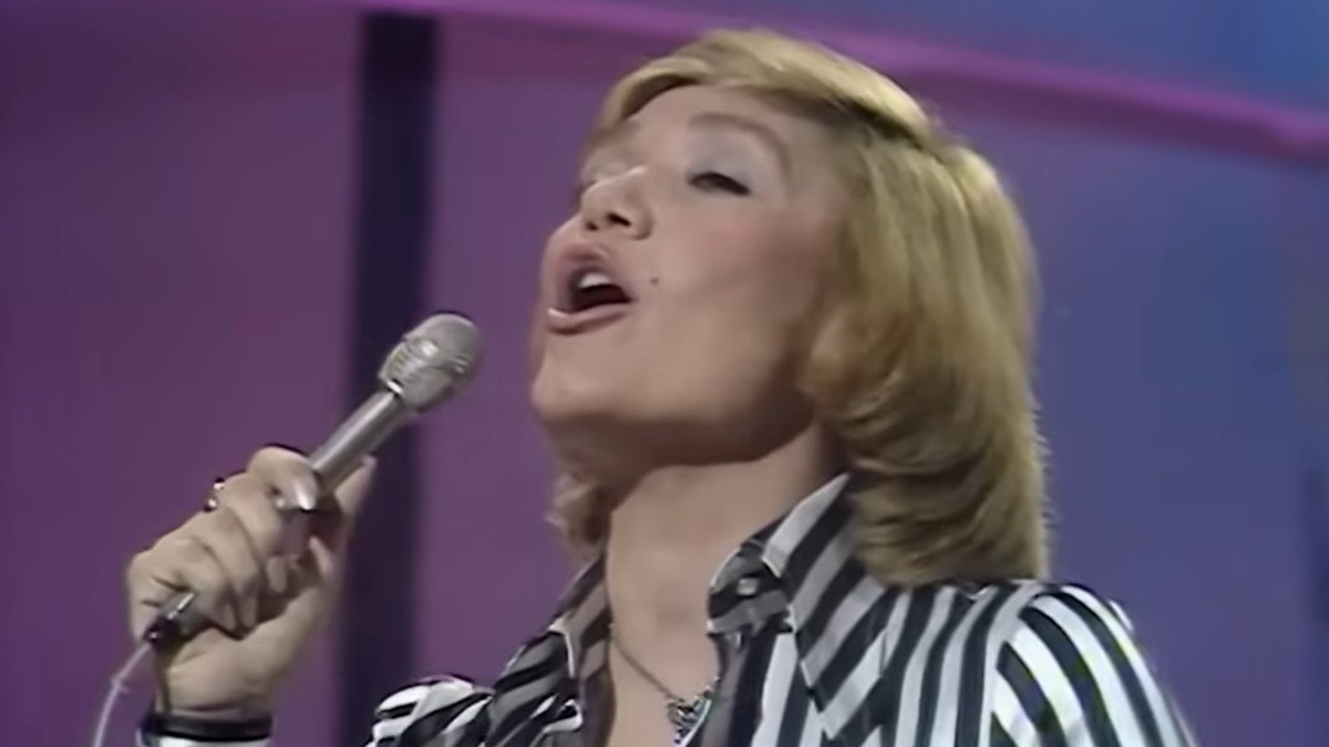 Umrla čuvena grčka pevačica Marinela