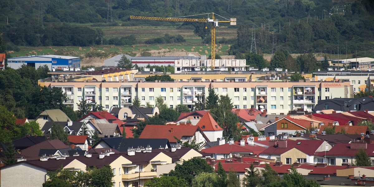 Użytkowanie wieczyste gruntów, na których stoją budynki mieszkalne zostanie przekształcone we współwłasność tych terenów. To cel ustawy, którą podpisał prezydent Andrzej Duda.