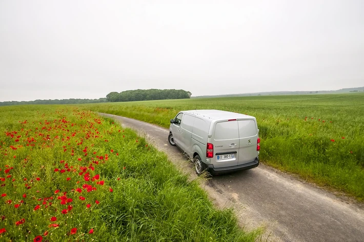 Wielki test Forbes Peugeot Expert w firmie Coyote