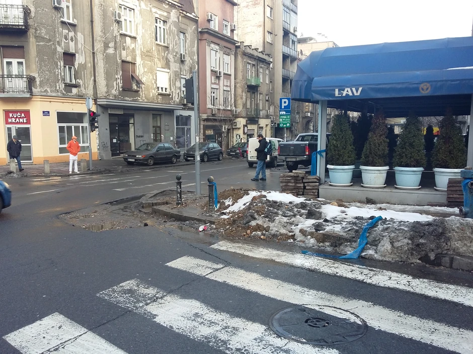 Stanovnike ulice svakodnevno zatiče neugledan prizor