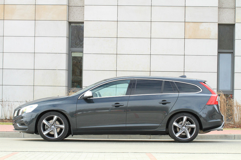 Volvo V60 T3 R-Design: mocny już w podstawie