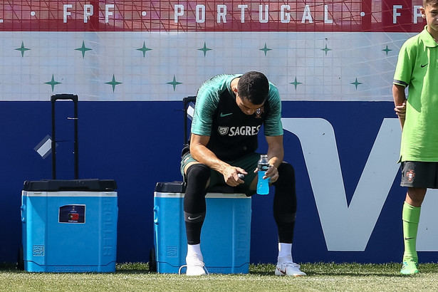 Irańscy kibice nie dali spać portugalskim piłkarzom. Cristiano Ronaldo starał się ich uciszyć