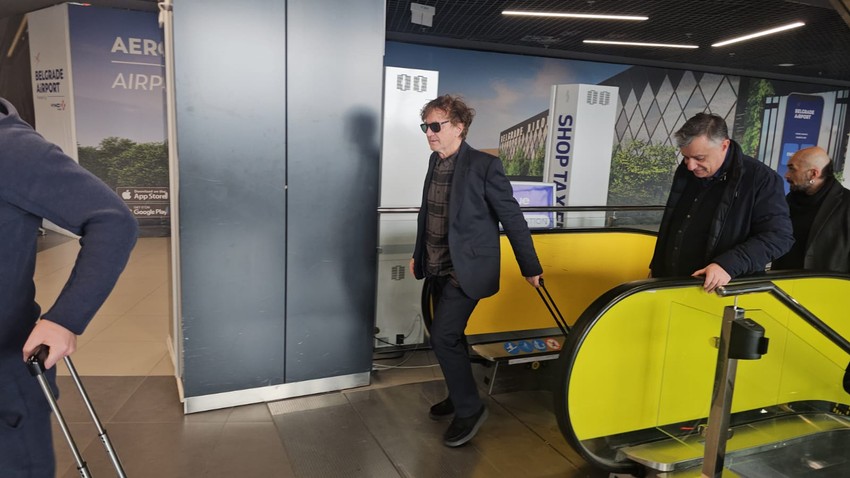 Goran Bregović, aerodrom