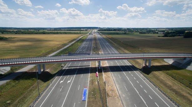 Skrzyżowanie autostrad A1 i A2, węzeł autostradowy Łódź Północ fot. (mr) PAP/Leszek Szymański