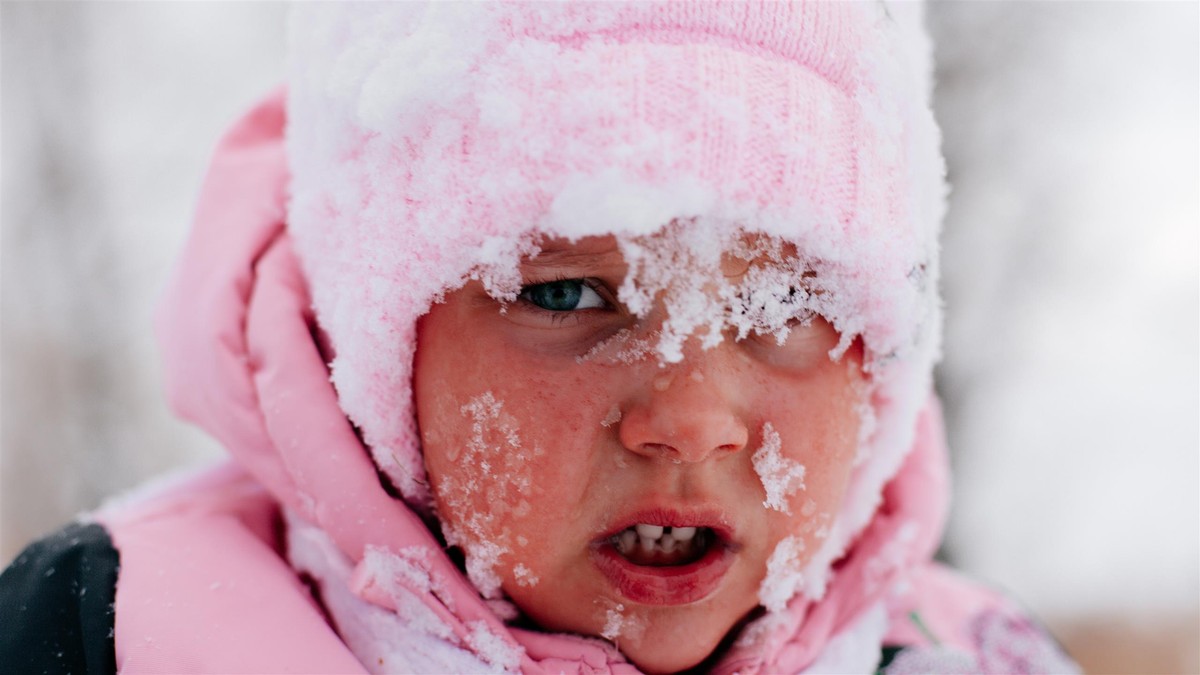 Şaxtalı havada hipotermiya və donmanın əsas əlamətləri sadalanıb