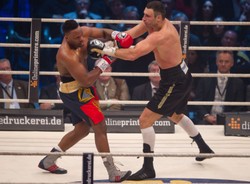 Egzekucji nie było. Kliczko nie powalił Chisory