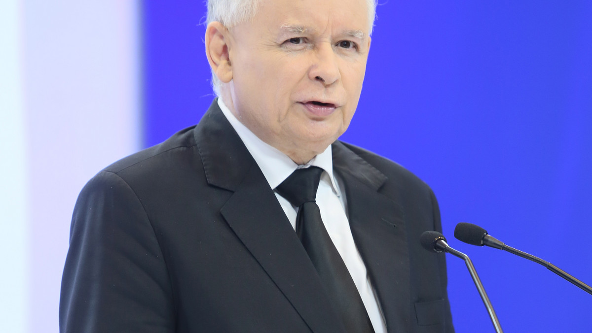 Prezes PiS Jarosław Kaczyński zapowiedział, że podczas czerwcowego kongresu partii będzie proponował zmianę w statucie, polegającą na skróceniu o rok kadencji władz Prawa i Sprawiedliwości - z czterech lat do trzech.