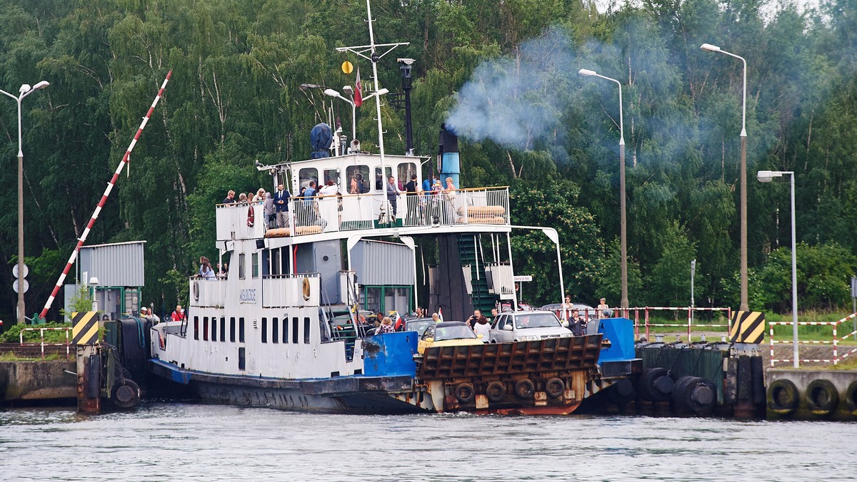 GDAŃSK PROM WISŁOUJŚCIE OSTATNI REJS PO MARTWEJ WIŚLE (prom pasażersko-samochodowy "Wisłoujście")