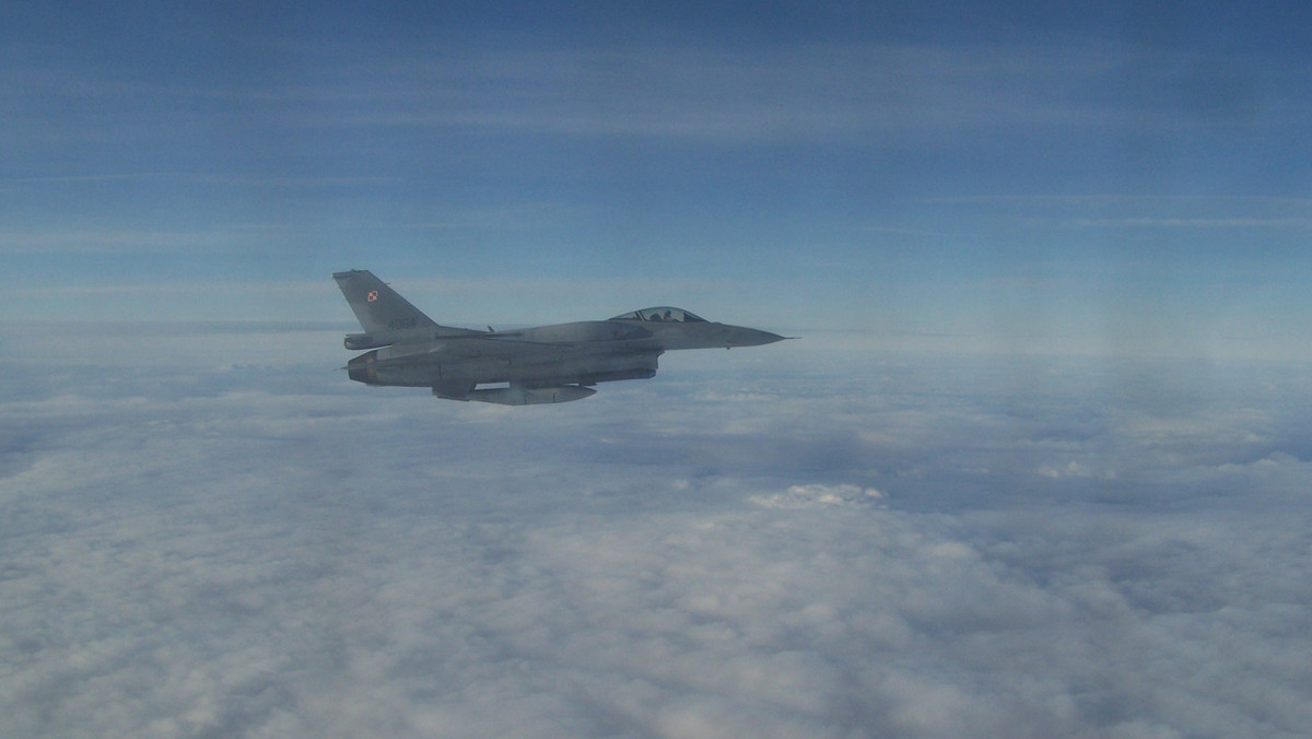 Na pustyni Negew w Izraelu zakończyły się w piątek ćwiczenia, podczas których polscy piloci F-16 z Łasku razem z pilotami izraelskimi trenowali ataki naziemne i walkę powietrzną - poinformowały Siły Powietrzne.