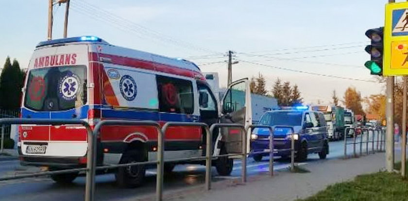 Groźny wypadek w Świniarsku. Kierowca potrącił trzy dziewczynki i odjechał