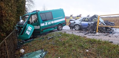 Poważny wypadek z udziałem samochodu Żandarmerii Wojskowej. Z pojazdów została miazga