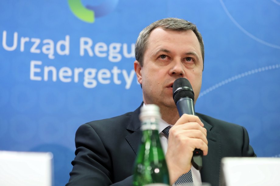 Rafał Gawin jest prezesem Urzędu Regulacji Energetyki (URE) od 24 lipca 2019 r. Z wykształcenia jest doktorem nauk technicznych ze specjalnością elektroenergetyka i gospodarka energetyczna. Z URE jest związany od 2004 r.