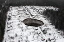 Skąd wzięły się olbrzymie kratery w Rosji?