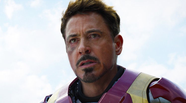 Robert Downey Jr. Tony Stark, azaz Vasember szerepében.