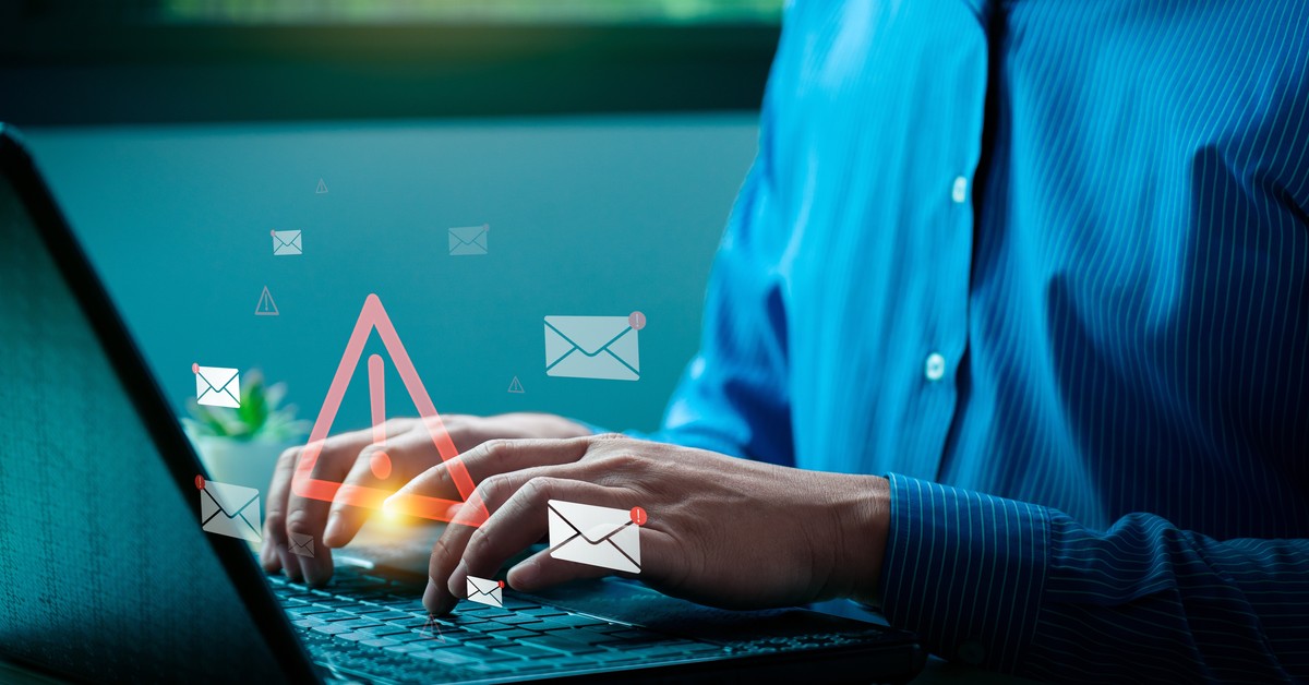 Oszuści podszywający się pod kontrahentów – fałszywe zmiany numerów rachunków bankowych