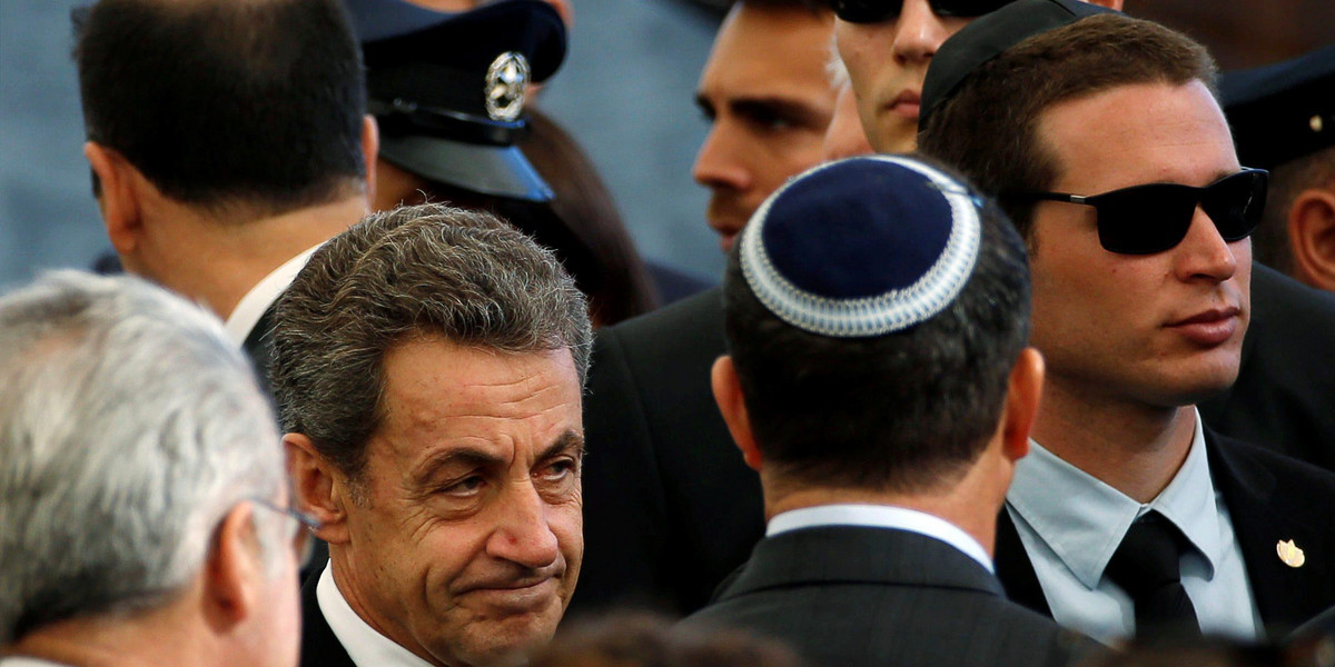 Nicolas Sarkozy przegrywa prawybory w swojej partii