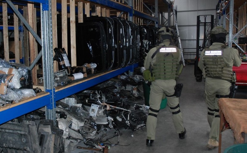 Policja i straż graniczna razem rozbiły gang paserów części samochodowych